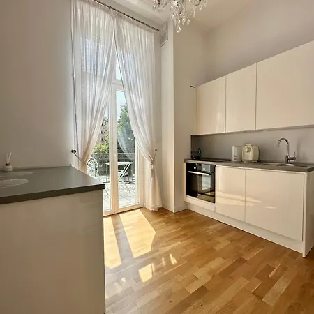 Marilyn W Kamienicy Wicherkiewiczow Apartmán *